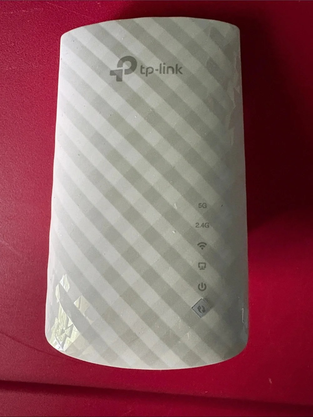 TP-Link White Wi‑Fi Range Extender with Patterned Casing